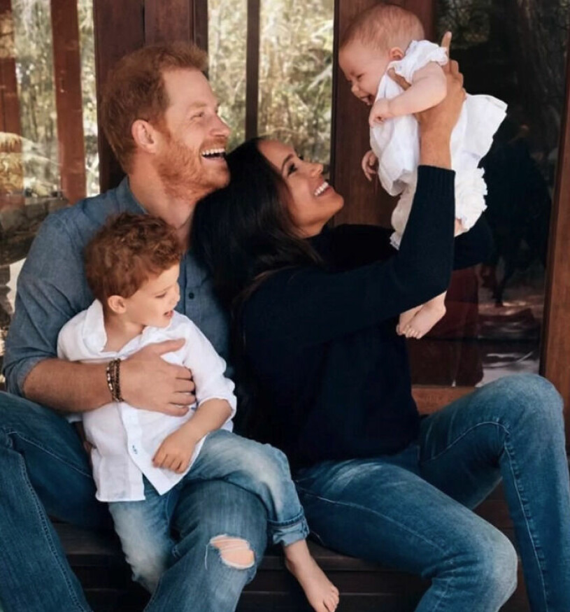 Prins Harry och hertiginnan Meghan Markle med sina barn Archie och Lilibet Diana