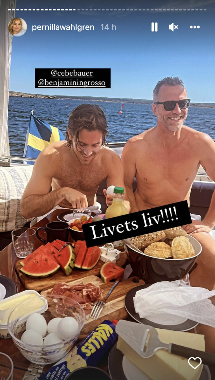 Pernilla Wahlgren lever livets liv med Christian Bauer och Benjamin Ingrosso och frukostbordet med ägg, kaviar, ost och melon. Benjamin Ingrosso och Christian Bauer