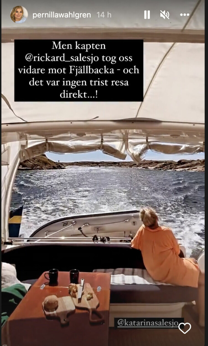 Pernilla Wahlgren, Christian Bauer och Benjamin Ingrosso fick sällskap av två kompisar, när resan gick vidare mot Fjällbacka. Pernilla Wahlgren
