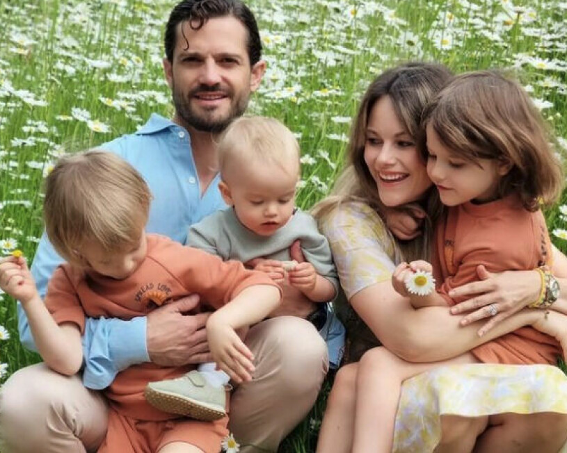 Prins Carl Philip och prinsessan Sofia med sina barn Gabriel, Julian och Alexander sommaren 2022