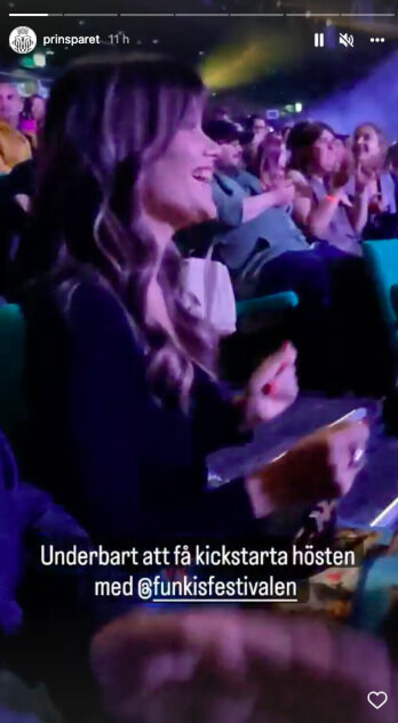 Prinsessan Sofia släppte loss i publiken! Prinsessan Sofia dansar