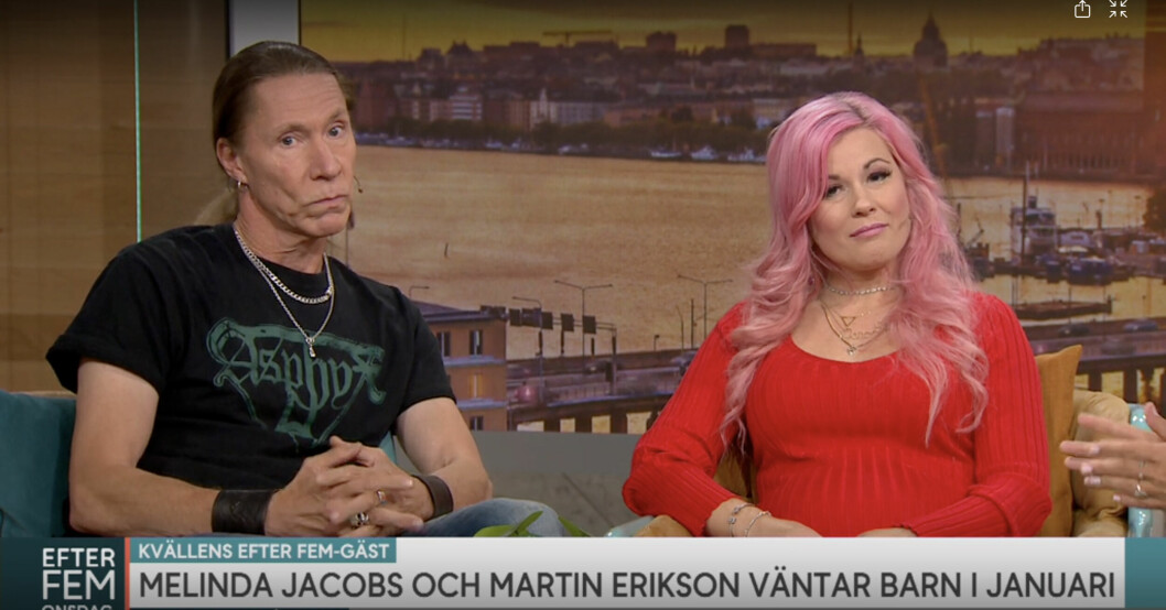 Martin ”E-type” Erikson och Melinda Jacobs var inte helt bekväma i direktsändningen. Martin ”E-type” Erikson och Melinda Jacobs
