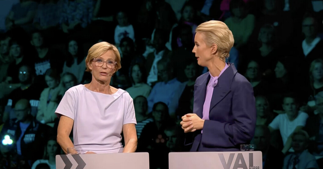 Programledarna tvingades ryta ifrån.