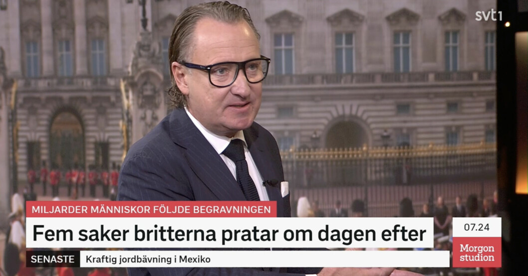 Johan T Lindwall berättar om kungaparets hemliga träffar med drottning Elizabeth. Johan T Lindwall