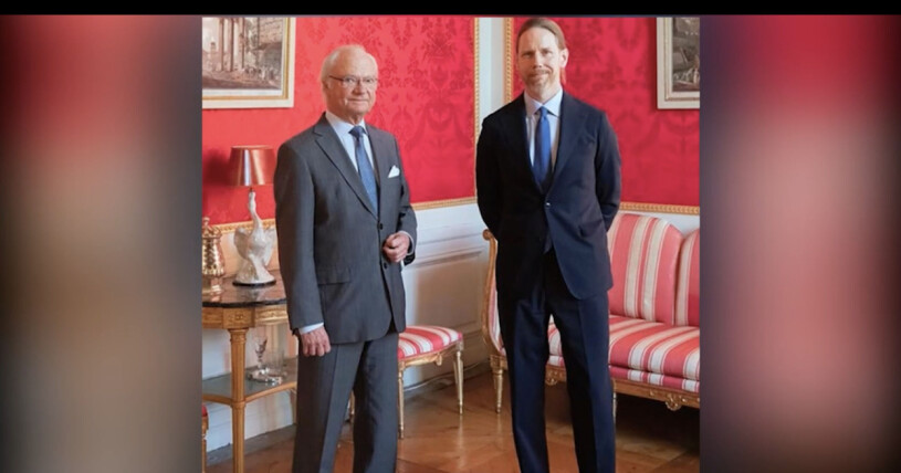 Kristoffer Triumf intervjuade kung Carl Gustaf förra året. Kung Carl Gustaf och Kristoffer Triumf