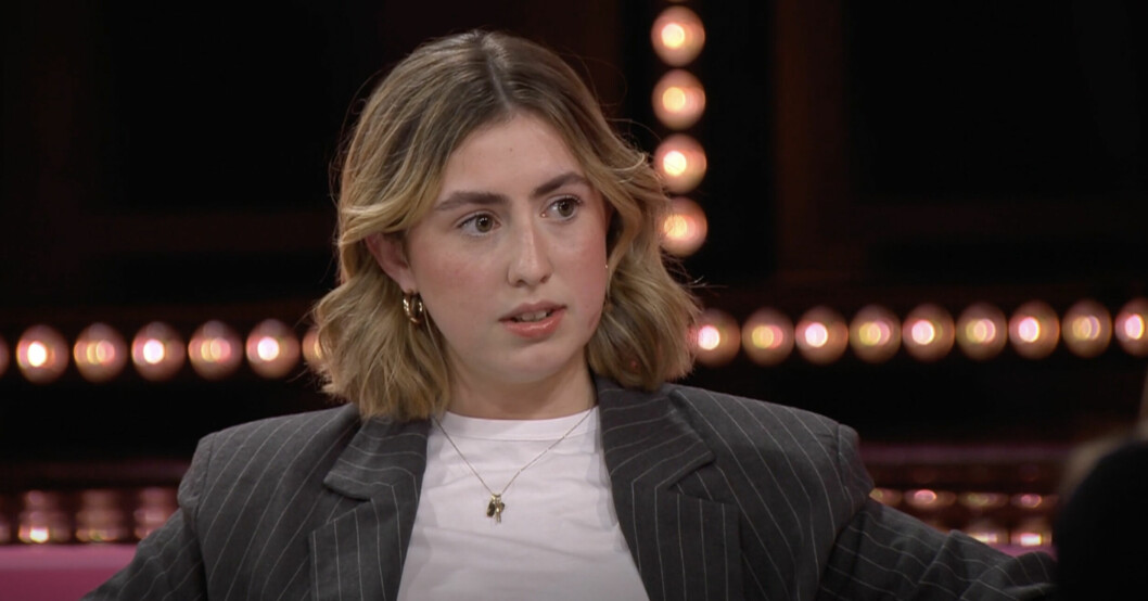 Katie blir rörd över Biancas fina ord om hennes låt.