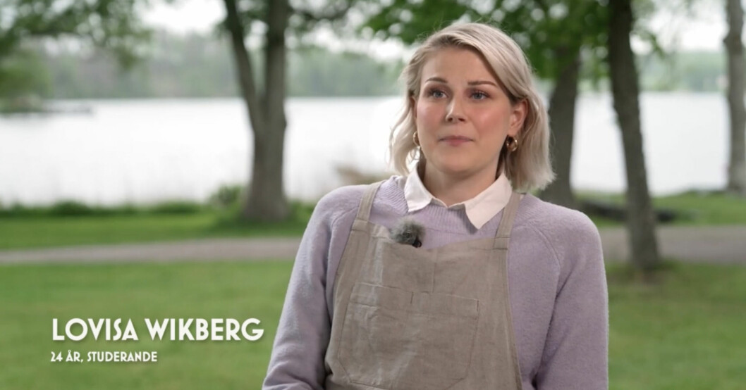 Lovisa berättar om skadan. Lovisa Wikberg, en deltagare i Hela Sverige Bakar