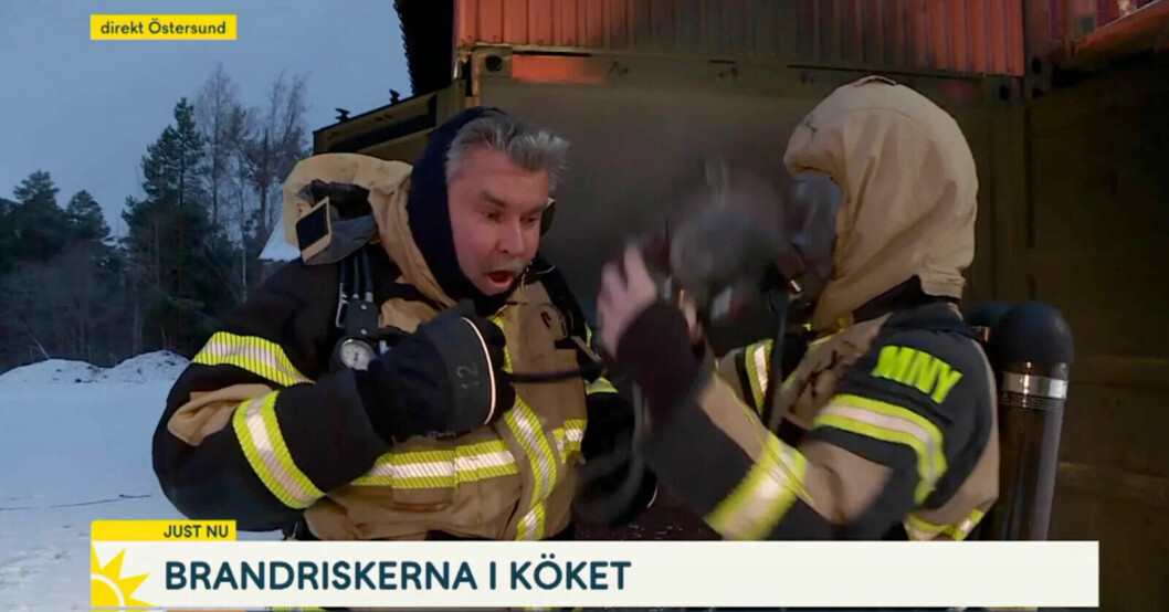 Marcus Noterius är van att kasta sig ut och prova nya saker. Här testar han brandriskerna i köket. Marcus Noterius