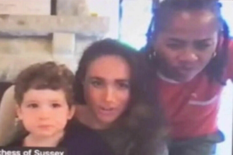 Förra veckan fick vi en glimt av Archie bredvid mamma Meghan och mormor Dorinda. Archie, Meghan Markle och Meghans mamma Doria Ragland