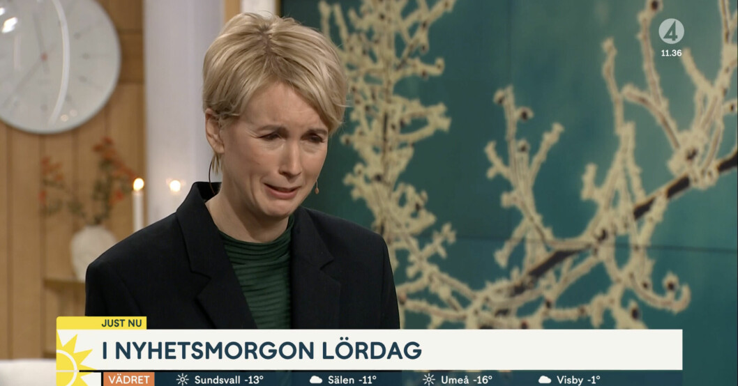 Jenny Strömstedt säger att hon gråtit sedan nyheten om schimpanserna på Furuviksparken. Jenny Strömstedt pratar om Furuviksparken i Nyhetsmorgon