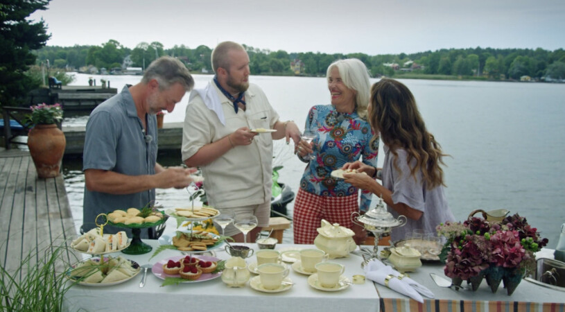 Det blev ett succégäng som gästade Renée Nyberg, och skratten avlöste varandra. Tareq Taylor, Edvin Törnblom, Ewa Fröling och Renée Nyberg i Renées brygga