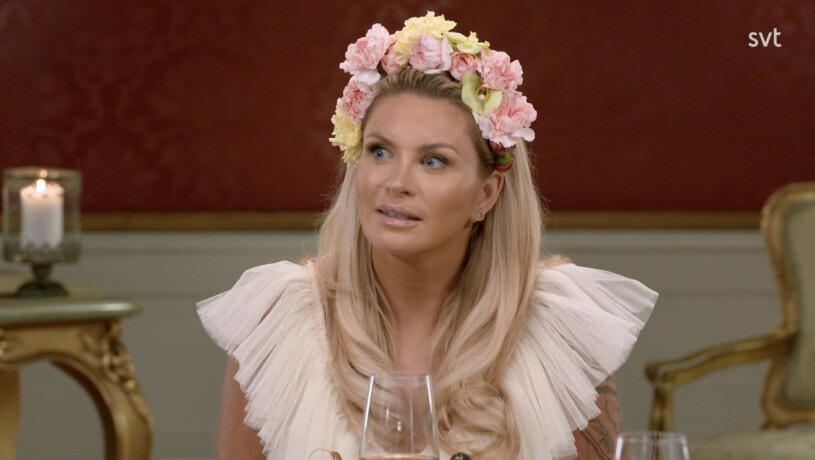 Carolina Gynning fick äran att knyta ihop säcken. Carolina Gynning i Stjärnorna på slottet