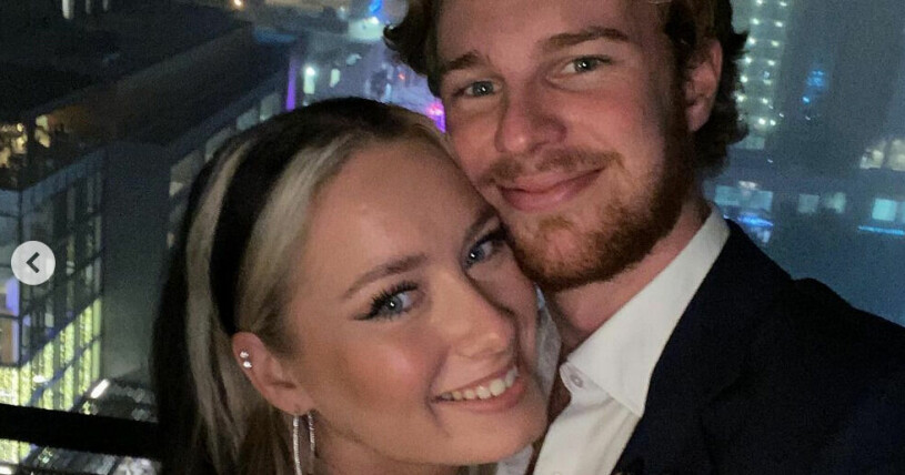 Wictoria och pojkvännen Hugo Alnefelt firar nyår 2022 i Tampa, Florida. Foto: Instagram