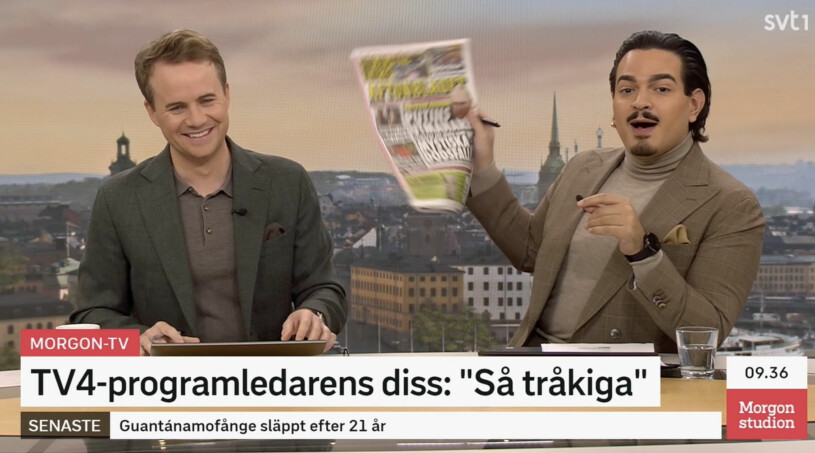 Pelle Nilsson och Alex Letic med en tidning i handen i Morgonstudion
