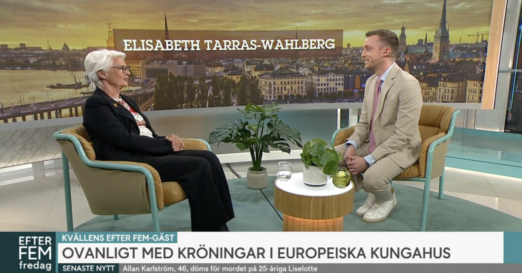 Elisabeth Tarras Wahlberg kommenterar den brittiska kröningen i TV4:s Efter fem.