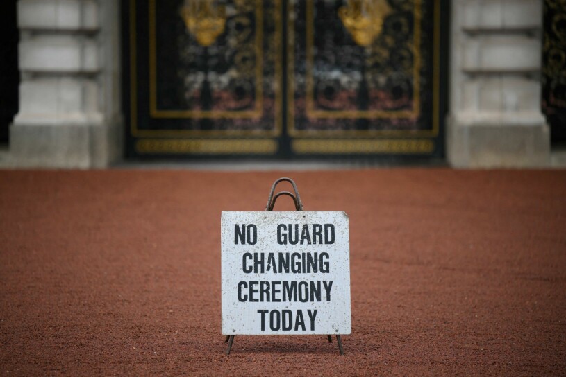 Skylt vid Buckingham Palace. Skylt vid Buckingham Palace