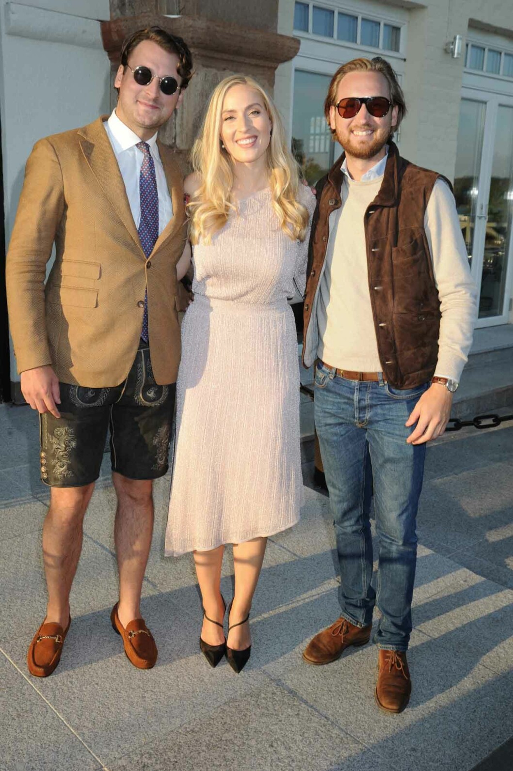 Berhard Smedberg från HATT et SÖNER Champagne, med Sofia Lundgren och Nicholas Pagelz. Berhard Smedberg från HATT et SÖNER Champagne, med Sofia Lundgren och Nicholas Pagelz.