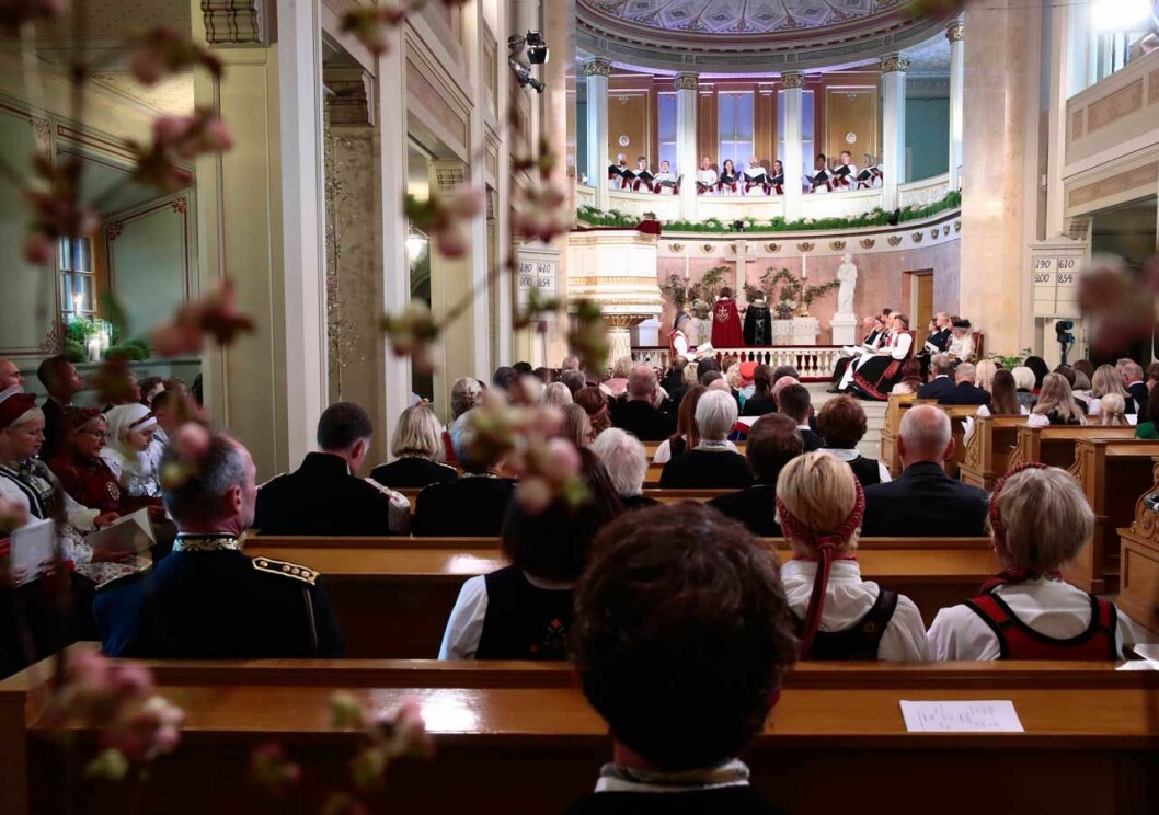 Slottskapellet idag. Slottskapellet under prinsessan Ingrid Alexandras konfirmation.