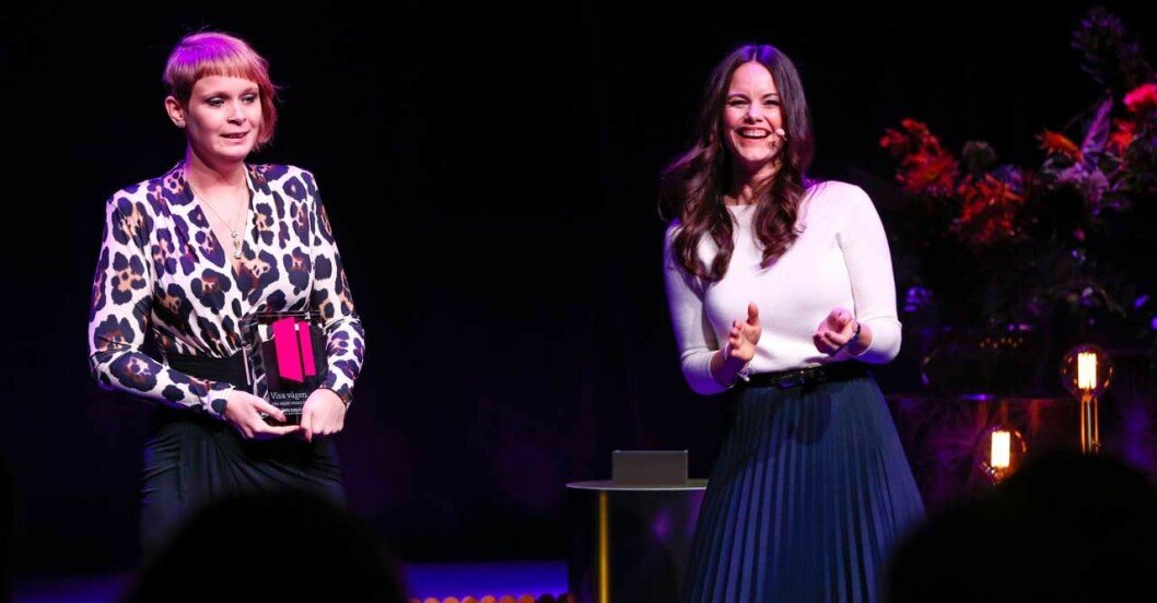 Prinsessan Sofia med pristagaren Joanna Halvardsson. Prinsessan Sofia och Joanna Halvardsson