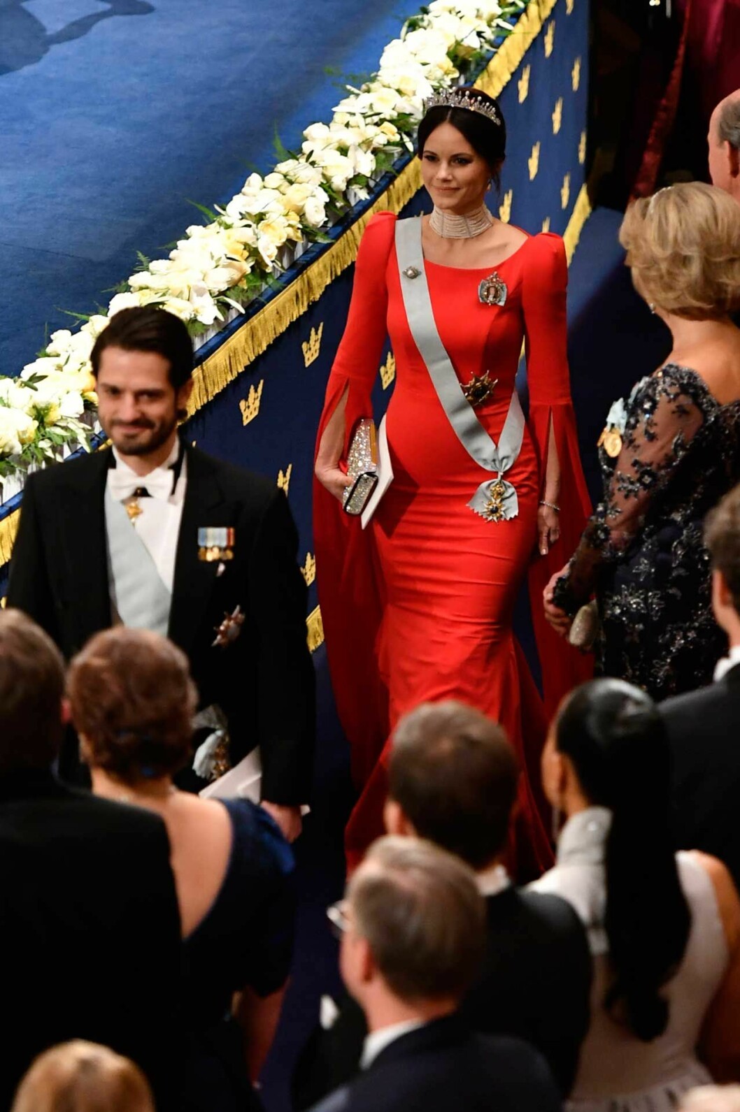 Prinsessan Sofia i rött på Nobel 2018. Sofia