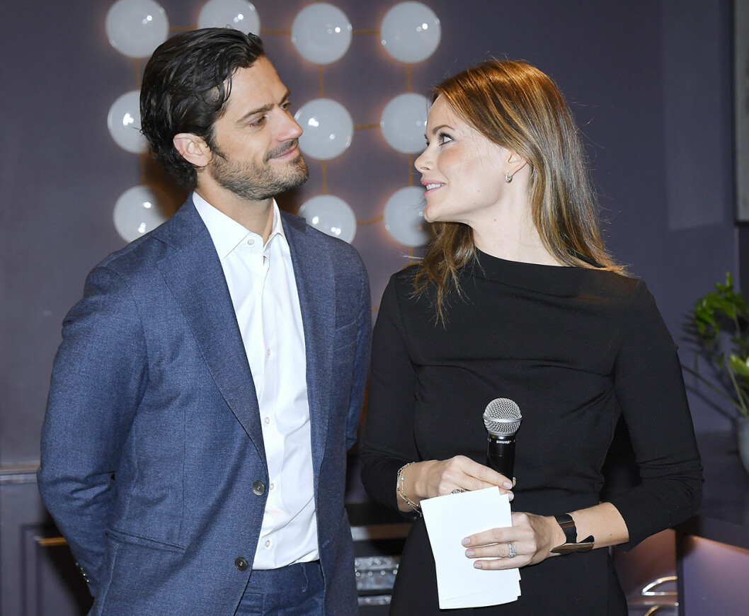 Prins Carl Philip och Sofia när de presenterade stiftelsens rapport om näthat. Carl Philip och Sofia