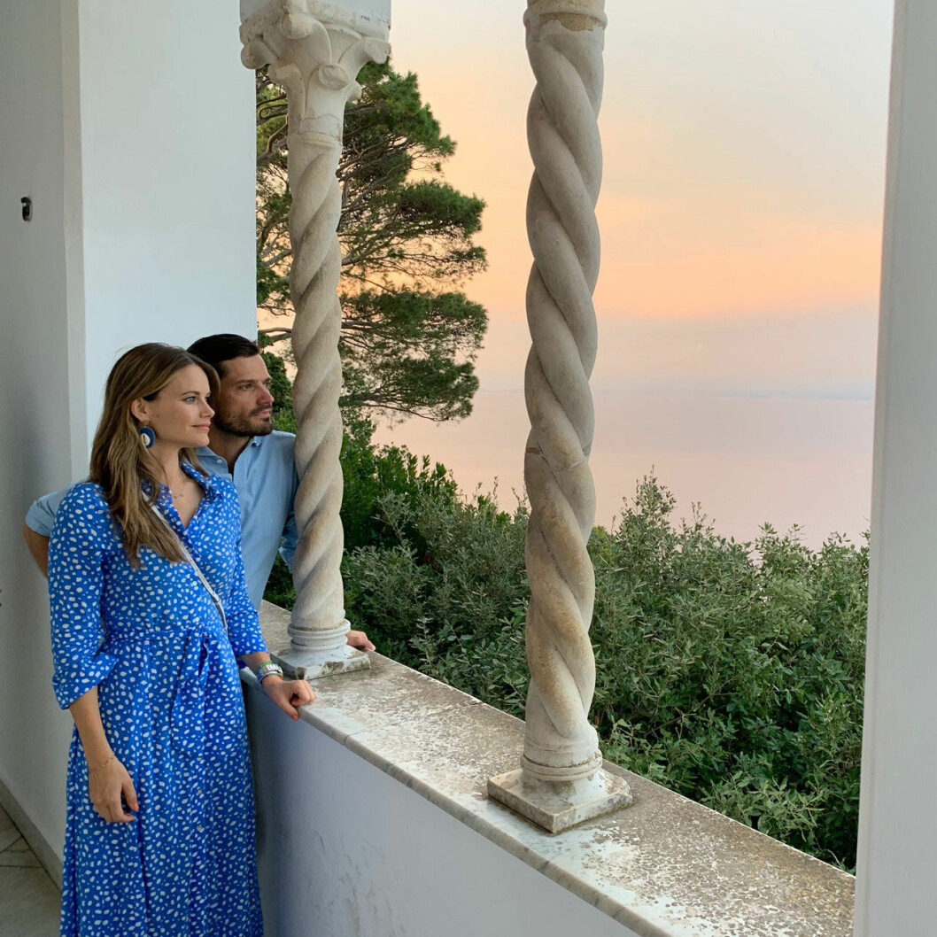 Sofia och Carl Philip på Capri. Prinsessan Sofia och prins Carl Philip på Capri.