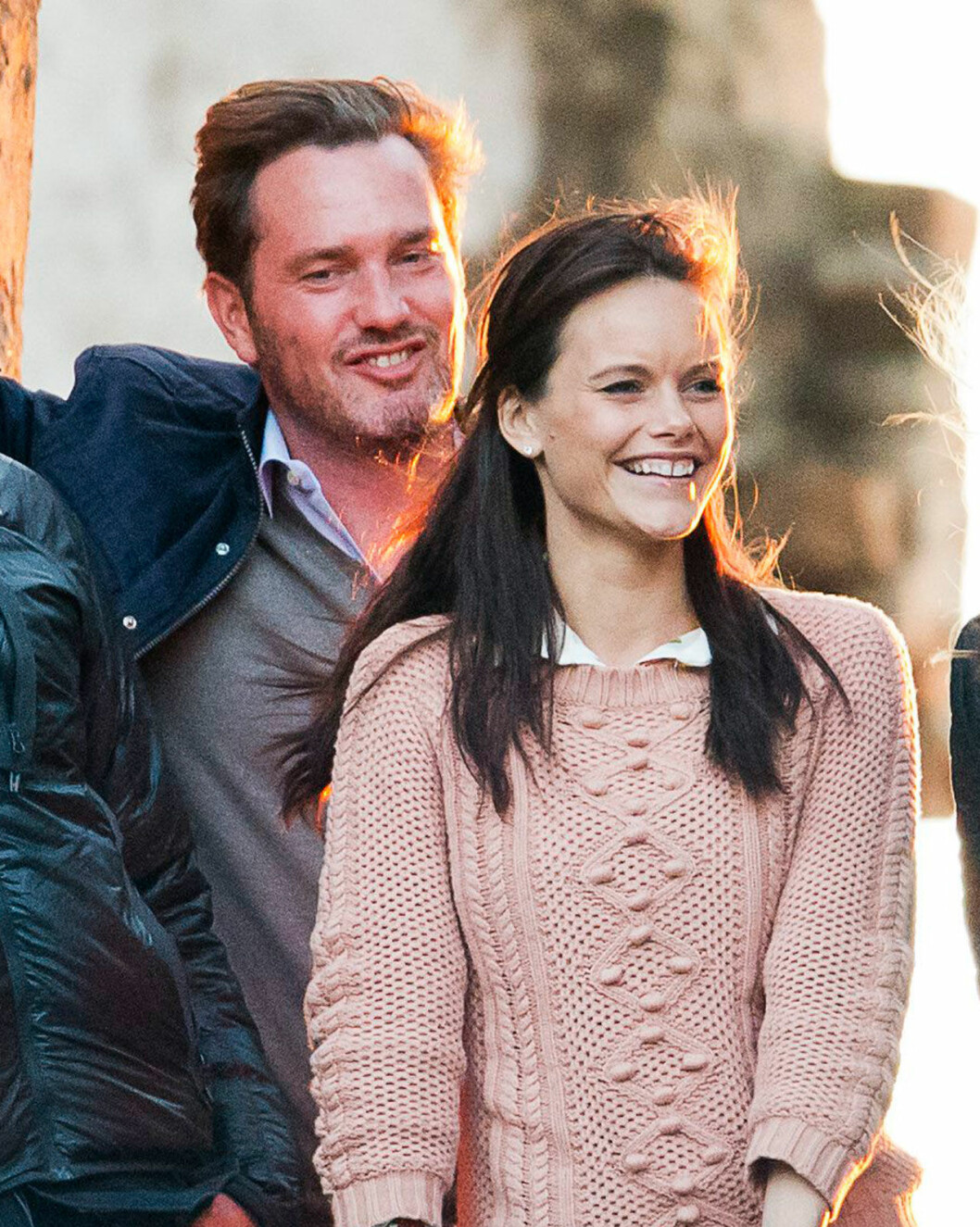Tänk att Chris och Sofia kände varandra redan innan en viss kungafamilj kom in i deras liv! Chris O'Neill och prinsessan Sofia på konsert i Borgholms slottsruin.