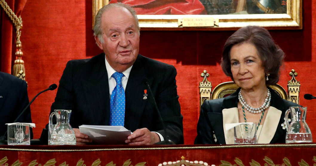 Spaniens exkung Juan Carlos har orsakat många skandalrubriker genom åren, men hans hustru Sofia stannar vid hans sida.