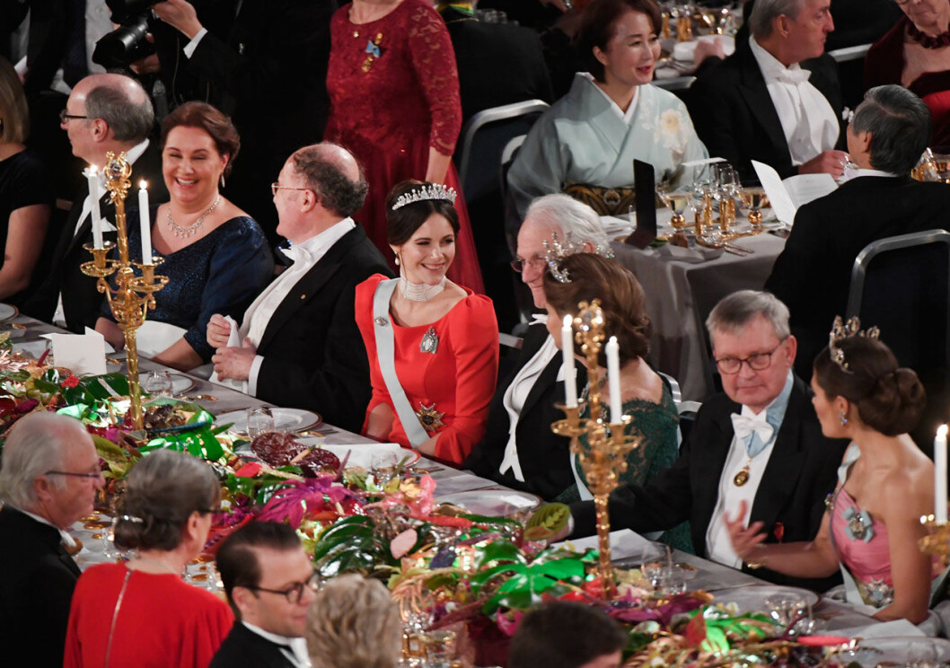 Prinsessan Sofia med 2018 års bordsherre, fysikpristagaren Gérard Mourou. Prinsessan Sofia på Nobelfesten 2018 med sin bordsherre, fysikpristagaren Gérard Mourou.
