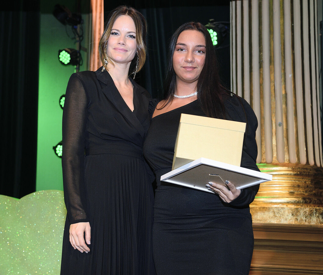 Prinsessan Sofia tillsammans med vinnaren av prinsparets hederspris, Hanna Varmaz. Prinsessan Sofia Årets Nätängel