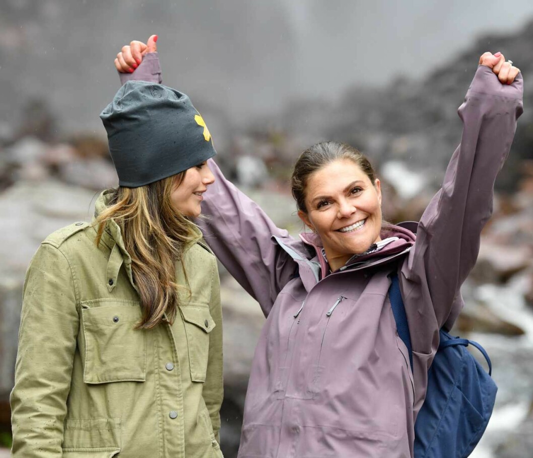 Kronprinsessan Victoria och prinsessan Sofia i Fulufjällets nationalpark i Dalarna.