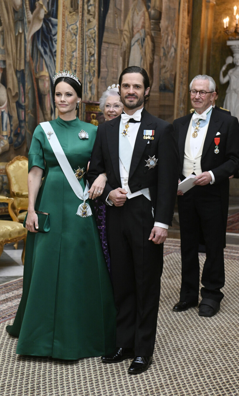 Prinsessan Sofia och Carl Philip på representationsmiddag på slottet.