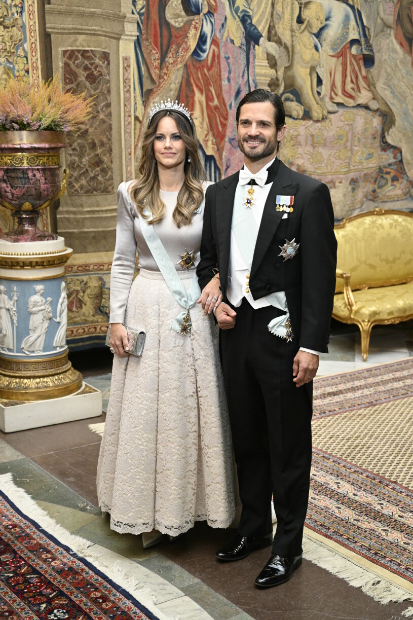 Prinsessan Sofia och prins Carl Philip på representationsmiddag på Slottet