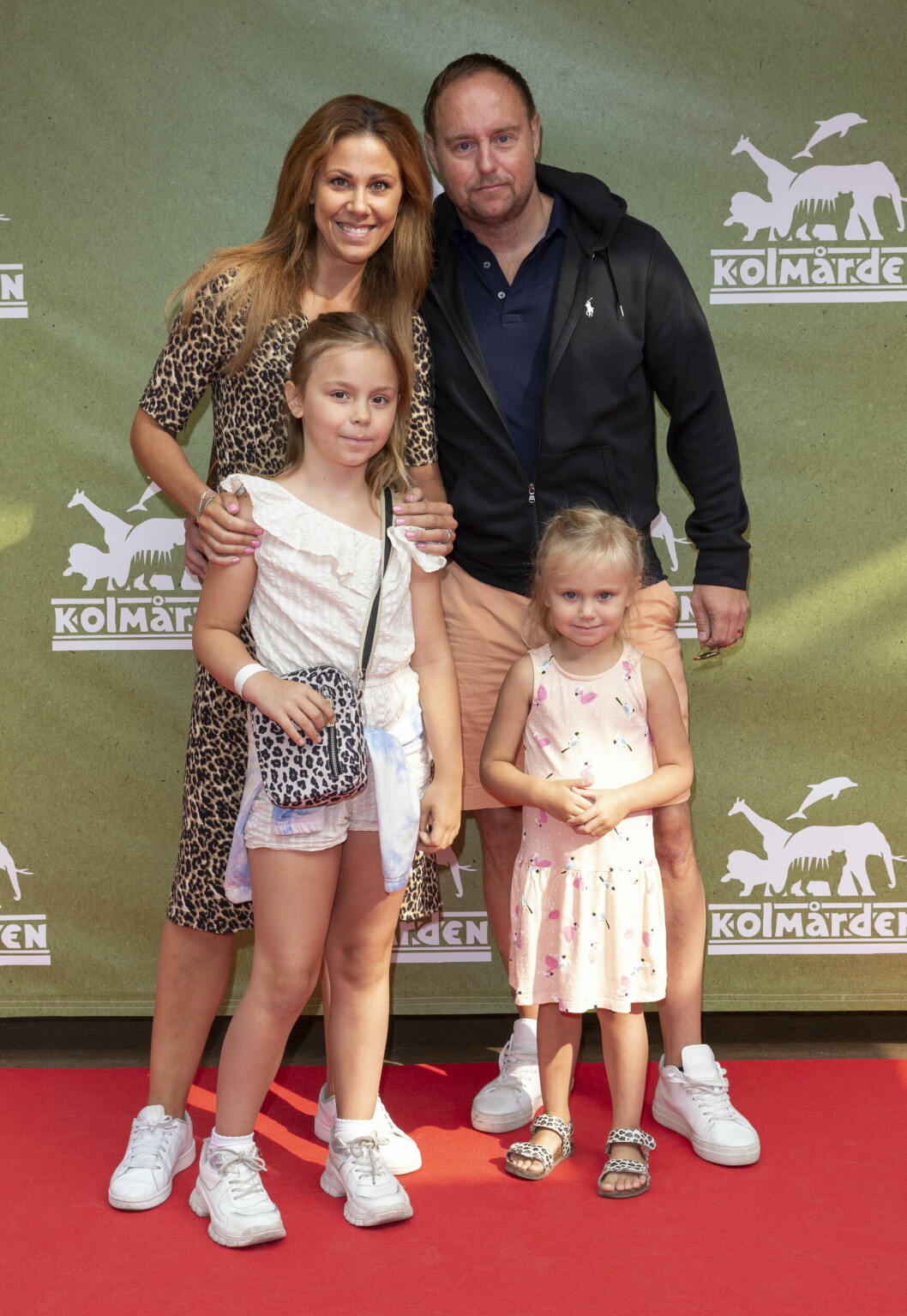 Sofia Geite med maken Johan Edlund och barnen Elsa och Ester