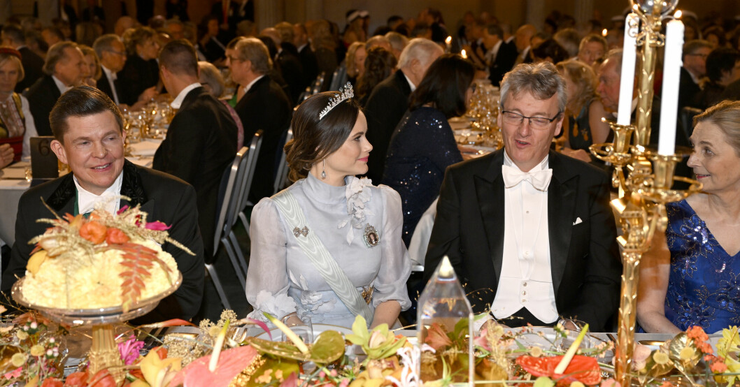 Talmannen fick minst sagt kunglig glans på kvällen! Talmannen Andreas Norlén bredvid prinsessan Sofia på Nobelbanketten