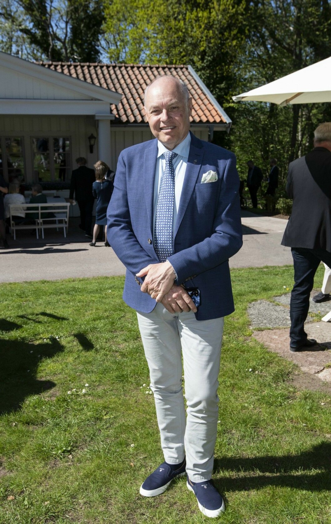Kalmars landshövding Thomas Carlzon kom spurtande direkt från Victorias vandring på södra Öland. Kalmars landshövding Thomas Carlzon.