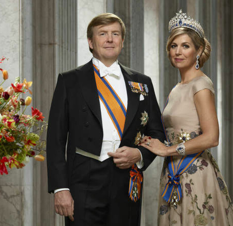 Den officiella bilden av kung Willem-Alexander och drottning Máxima. Den officiella bilden av kung Willem-Alexander och drottning Máxima.