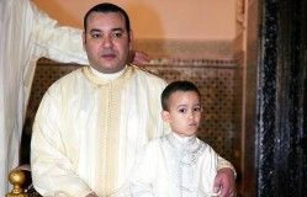 Kung Mohammed med sin son prins Moulay. Kung Mohammed med sin son.