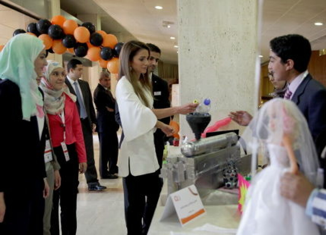 Queen Rania Al Abdullah checks on youth projects at the I Know Business (IKB) award competition day