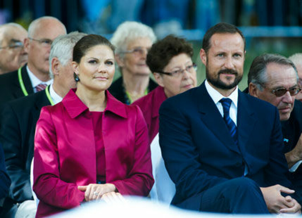 Kronprinsessan Victoria och kronprins Haakon i Ramlösa. Kronprinsessan Victoria och kronprins Haakon i Ramlösa.