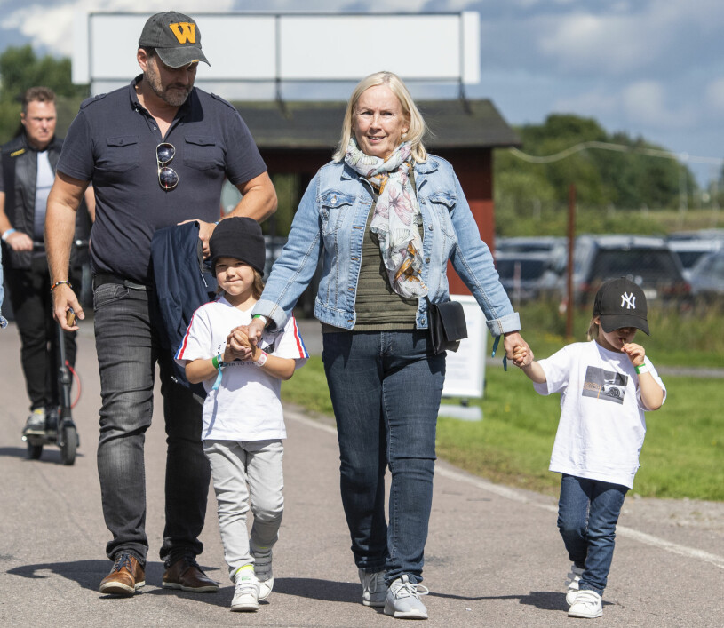 Sofias mamma Marie Hellqvist hade fullt upp... Prins Alexander Prins Gabriel Mormor Marie Hellqvist