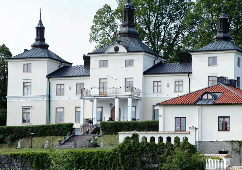 Stenhammar ligger i Södermanland, strax utanför Flen. Slottet Stenhammar Södermanland