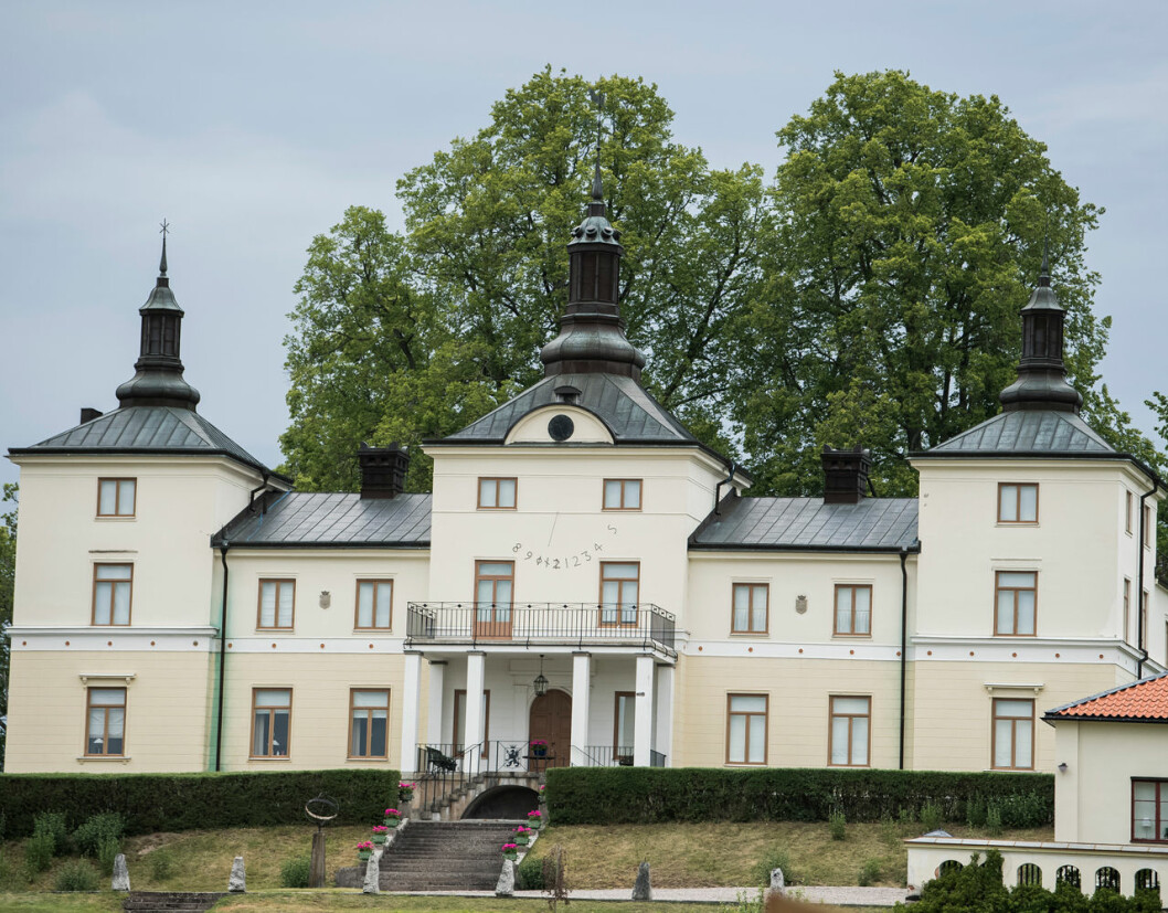 – Det är alltid lika trevligt att hälsa välkommen till Stenhammar, sa kungen. Slottet Stenhammar ligger i hjärtat av Södermanland, strax utanför Flen.