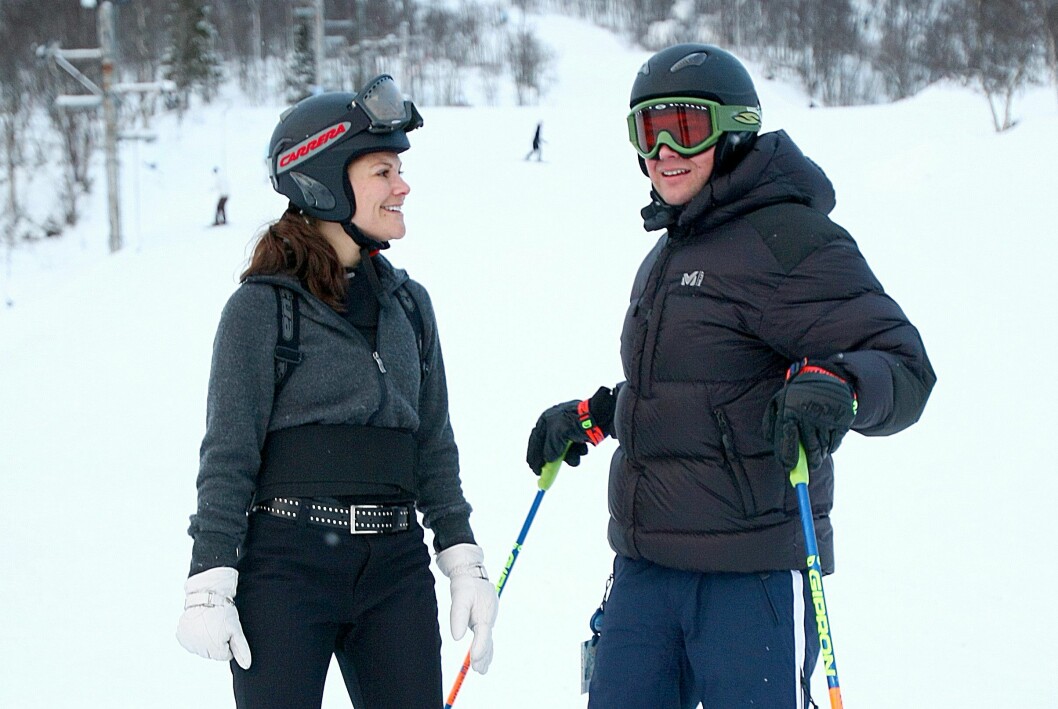 Kronprinsessan Victoria och prins Daniel i skidkläder