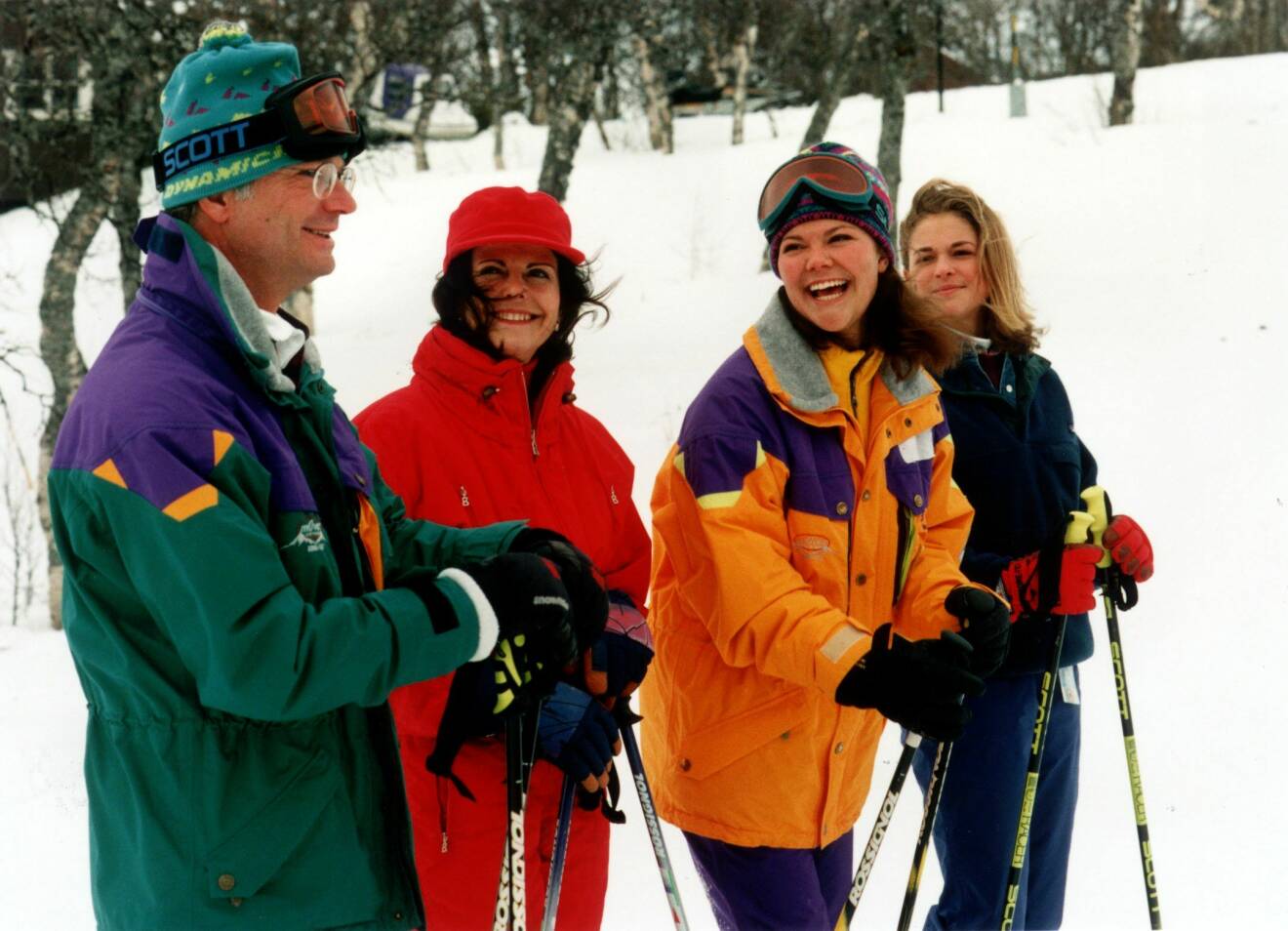Kung Carl Gustaf, drottning Silvia, kronprinsessan Victoria och prinsessan Madeleine åker skidor i Storlien