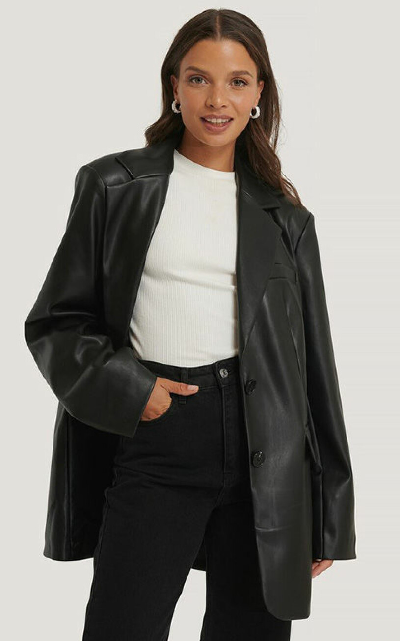 svart-blazer-nakd
