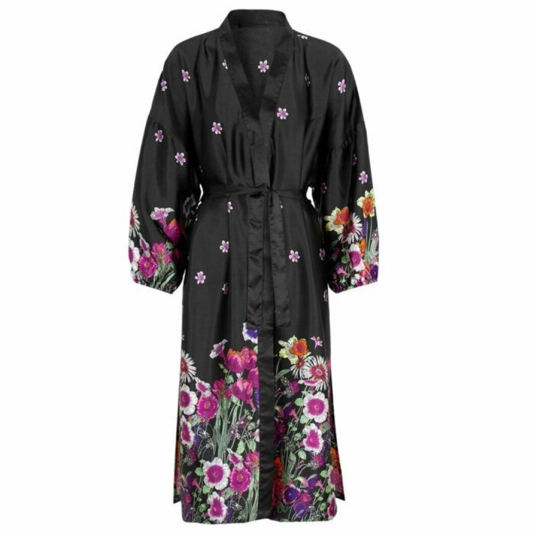 Svart lång kimono från Cellbes