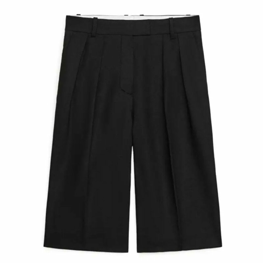 Svarta linneshorts från arket