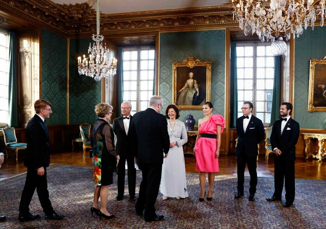 Efter champagneminglet väntar hälsningsceremonin här i Lovisa Ulrikas matsal. Sverigemiddagen på Stockholms slott börjar med champagnemingel i Bernadottevåningen och fortsätter med välkomstceremonin här i Lovisa Ulrikas matsal.