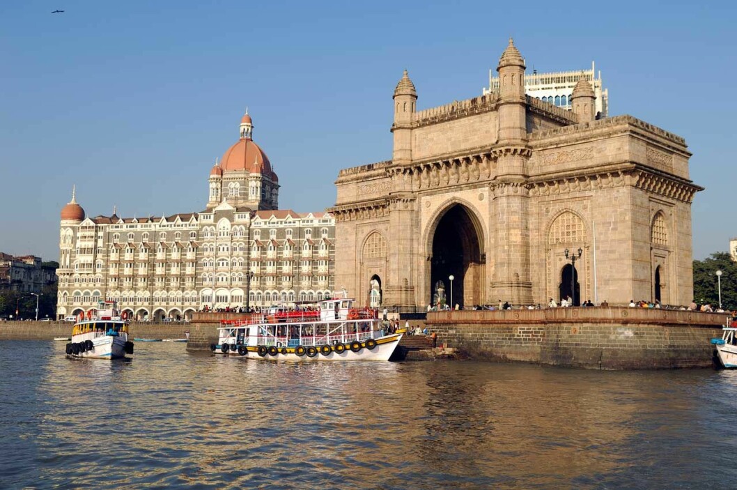 Anrika lyxhotellet Taj Mahal (till vänster) skakades av terrorattacken 2008. Anrika lyxhotellet Taj Mahal (till vänster) skakades av terrorattacken i Mumbai 2008.